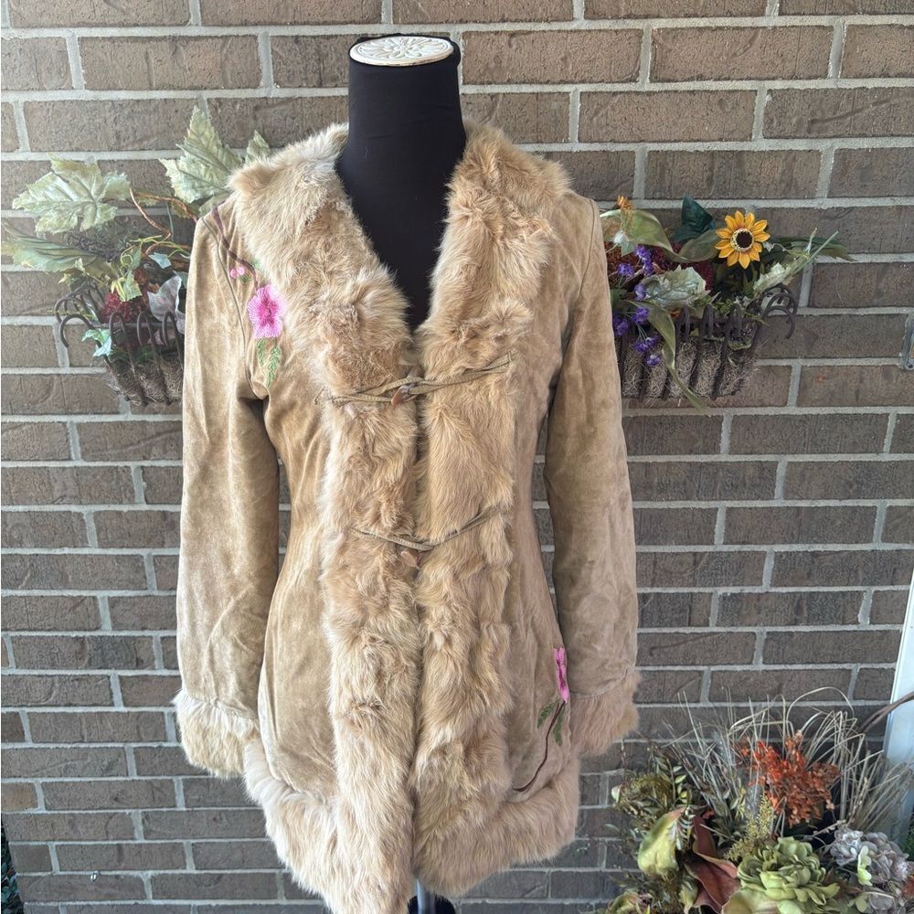 Vintage Y2K Megami Boogie Embroidered Leather Coat with Fur Lining - Picture 4 of 8